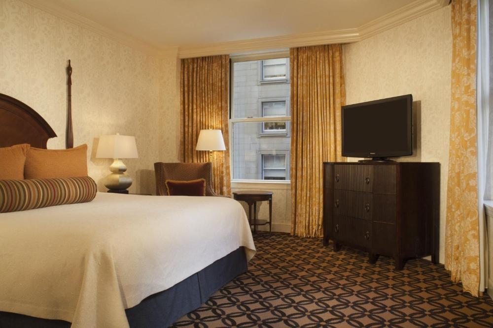 ADA Deluxe Room - 1 King Bed with Roll-in Shower interior